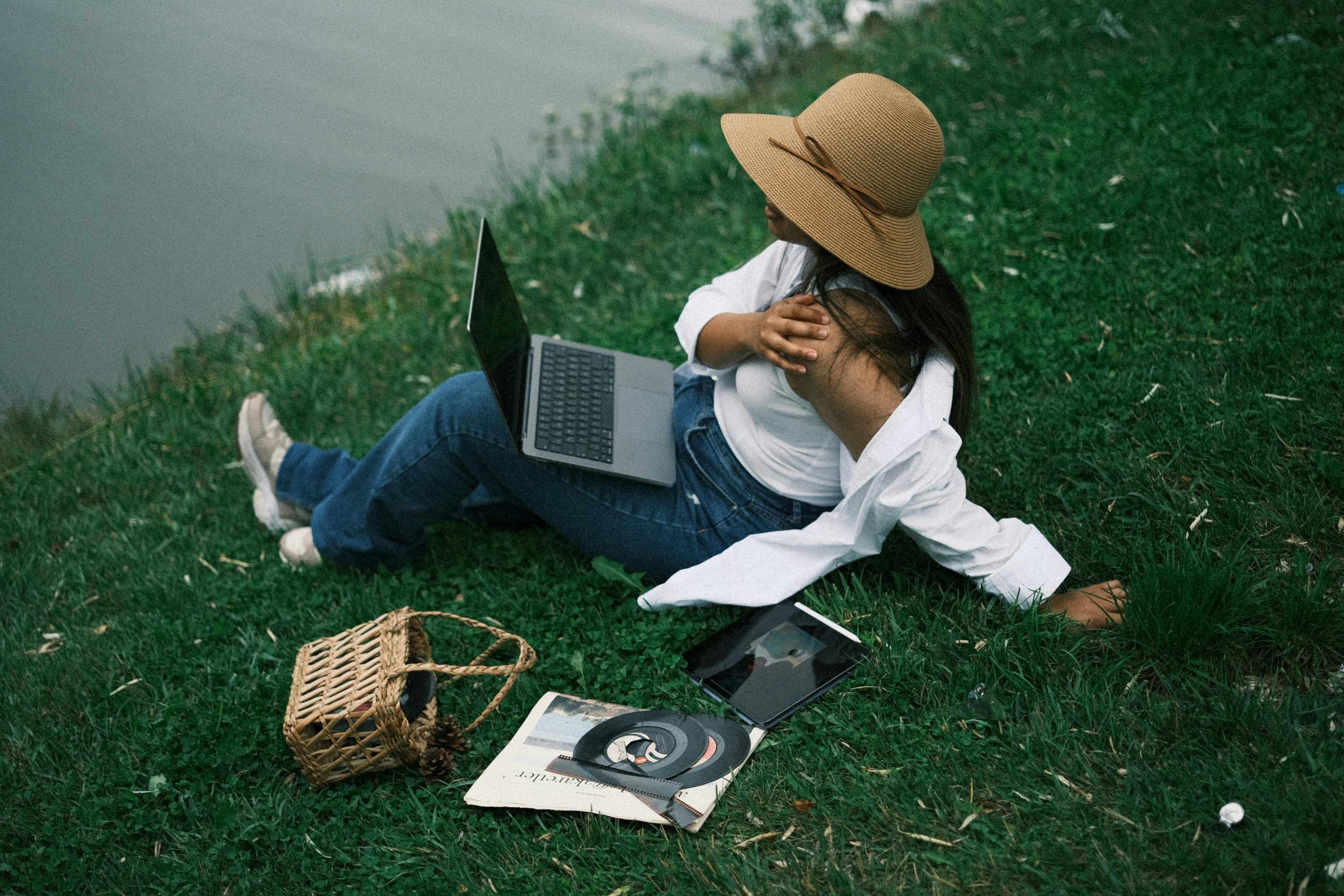 Digitālais detokss: kā atgūt līdzsvaru starp ekrānu un realitāti