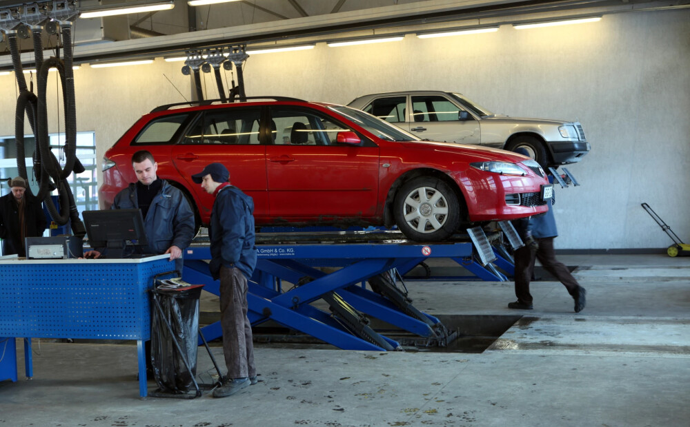 Auto izmaksas Latvijā: Cik daudz mēnesī tērējam automašīnas uzturēšanai?