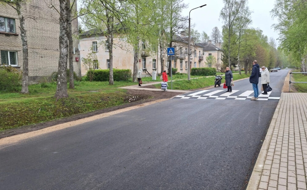 Dienvidkurzemes novads uzsāk vērienīgus ceļu atjaunošanas darbus: uzlabos satiksmes drošību un mobilitāti