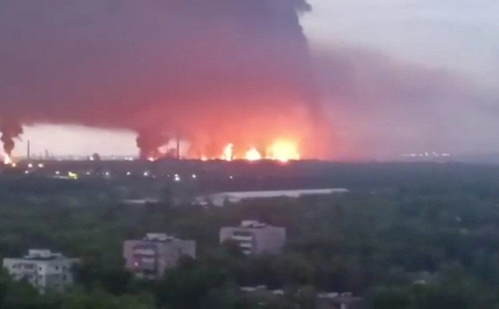 Krievijas Degvielas Tirgus Krīze: Ukrainas Dronu Uzbrukumi Izraisa Paniku un Piegāžu Trūkumu