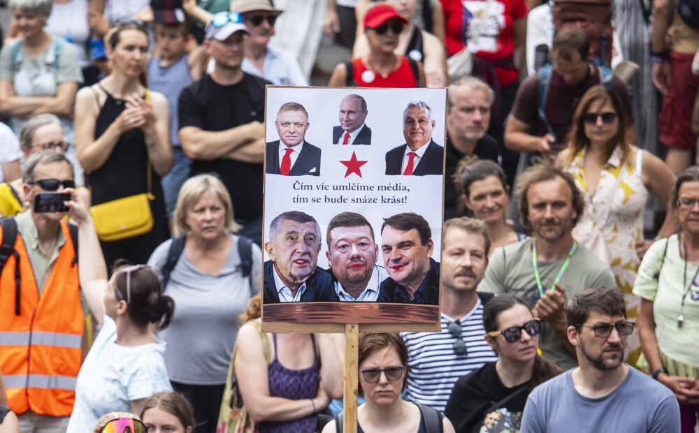 Čehijas sabiedriskie mediji krustcelēs: Prāgā virmo masveida protesti pret valdības finansēšanas reformām