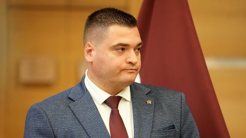 Edvards Ratnieks atsakās no Saeimas “mīkstā” mandāta: Prioritātes Rīgas drošībai un attīstībai