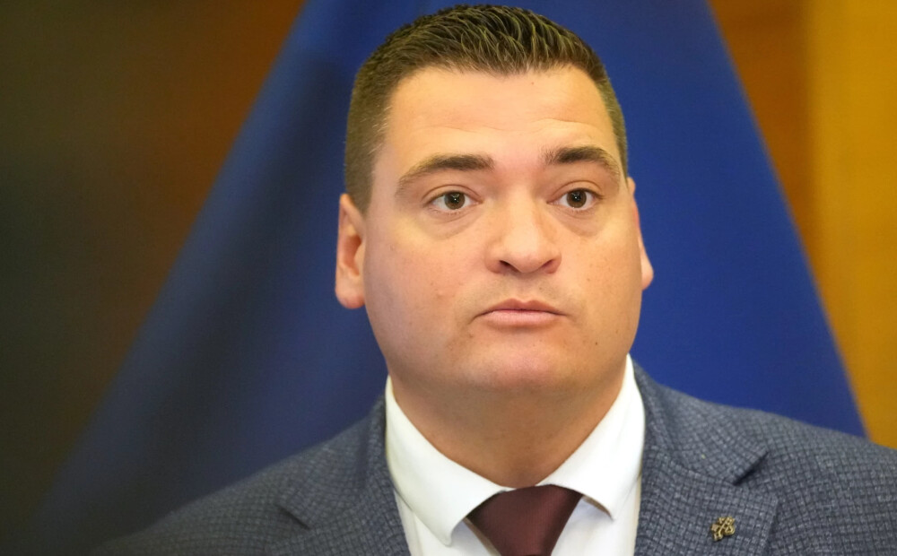 Rīgas vicemērs Edvards Ratnieks izvēlas Rīgu: Atteikšanās no Saeimas mandāta drošības prioritāšu vārdā
