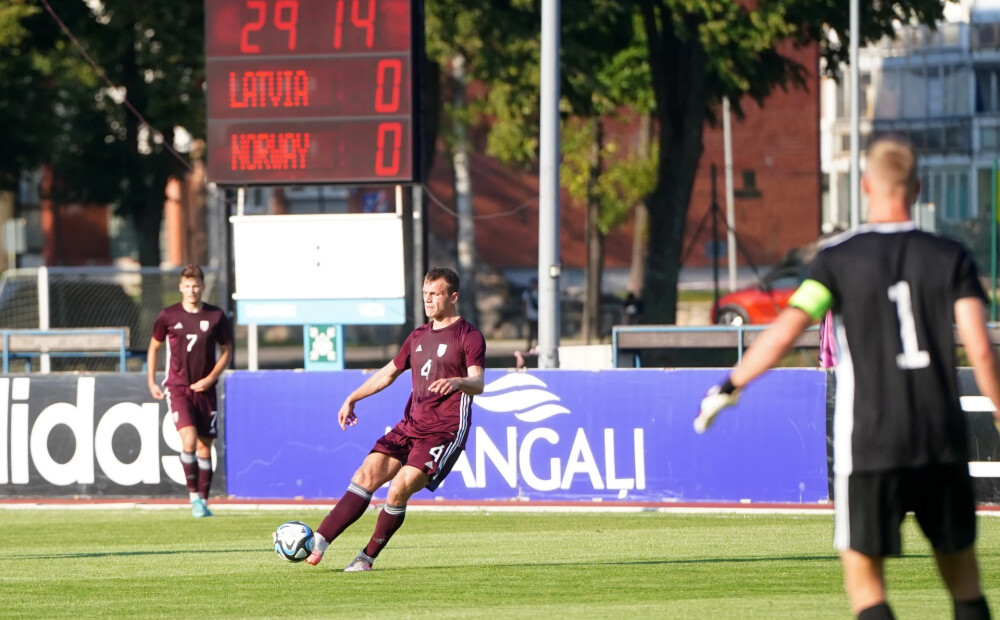 Oskars Vientiess ar rezultatīvu piespēli kaldina “Teplice” uzvaru Čehijas futbola virslīgā