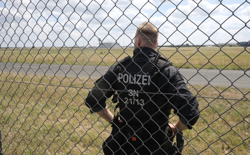 Vācijas kanclers Mercs apsūdz Krieviju diversijas mēģinājumā Leipcigas lidostā