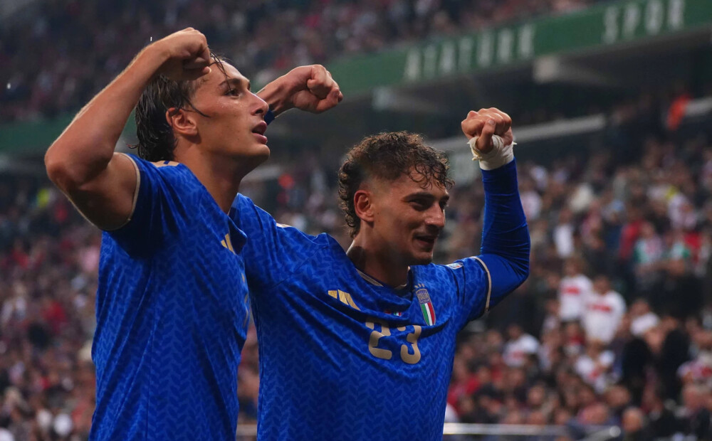 Itālijas futbolisti sagrauj Turciju, Francija uzvar Beļģiju