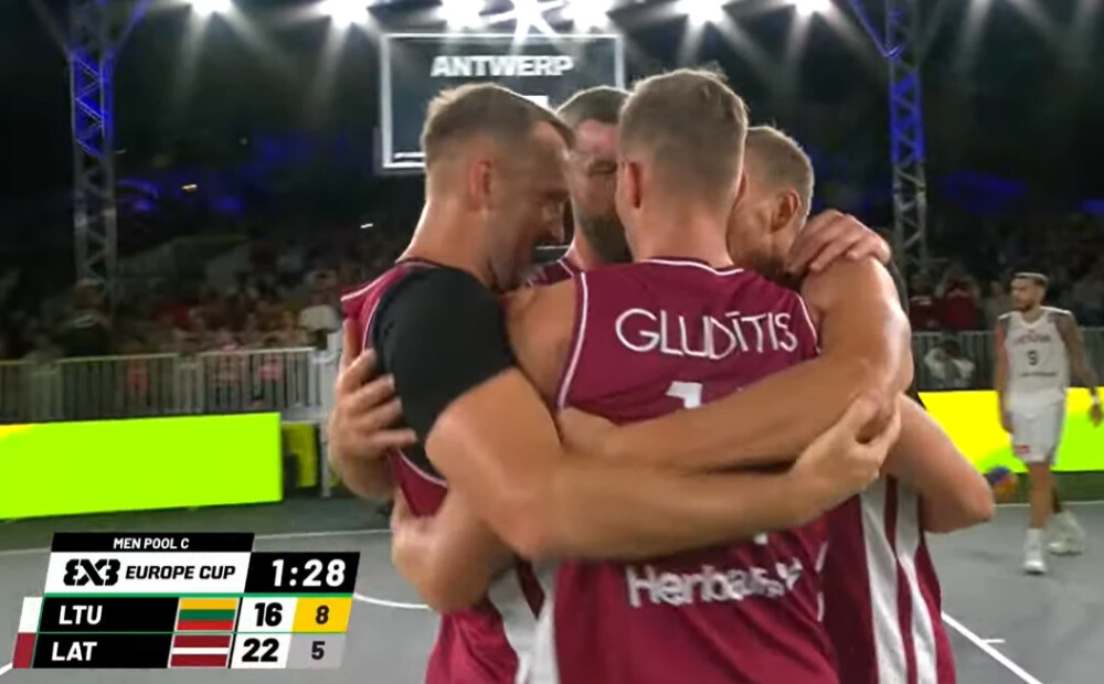Latvijas 3×3 basketbolisti uzvar Lietuvu un izcīna pirmo vietu grupā Eiropas čempionātā