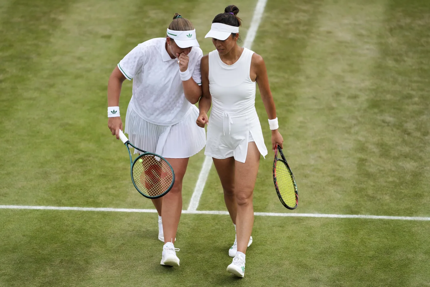 Ostapenko ar taivānieti Sji iekļūst ASV atklātā čempionāta dubultspēļu turnīra astotdaļfinālā