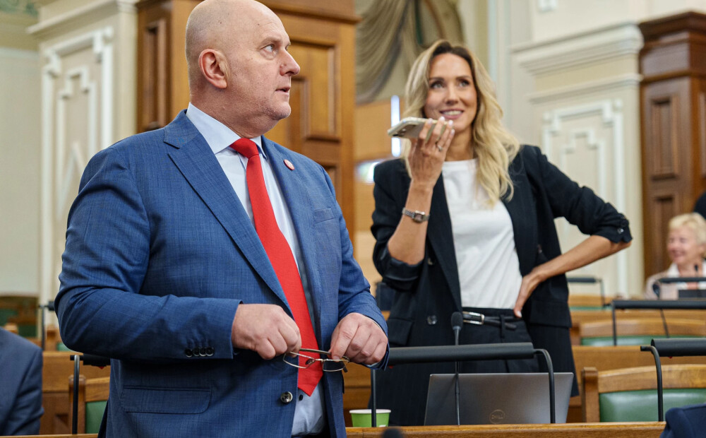 Politoloģe: balsojums par diviem dzimumiem Satversmē ir partiju pozicionēšanās pirms vēlēšanām