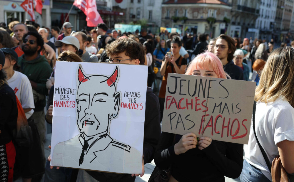 Francijā turpinās skolēnu protesti, simtiem skolu slēgšanas dēļ