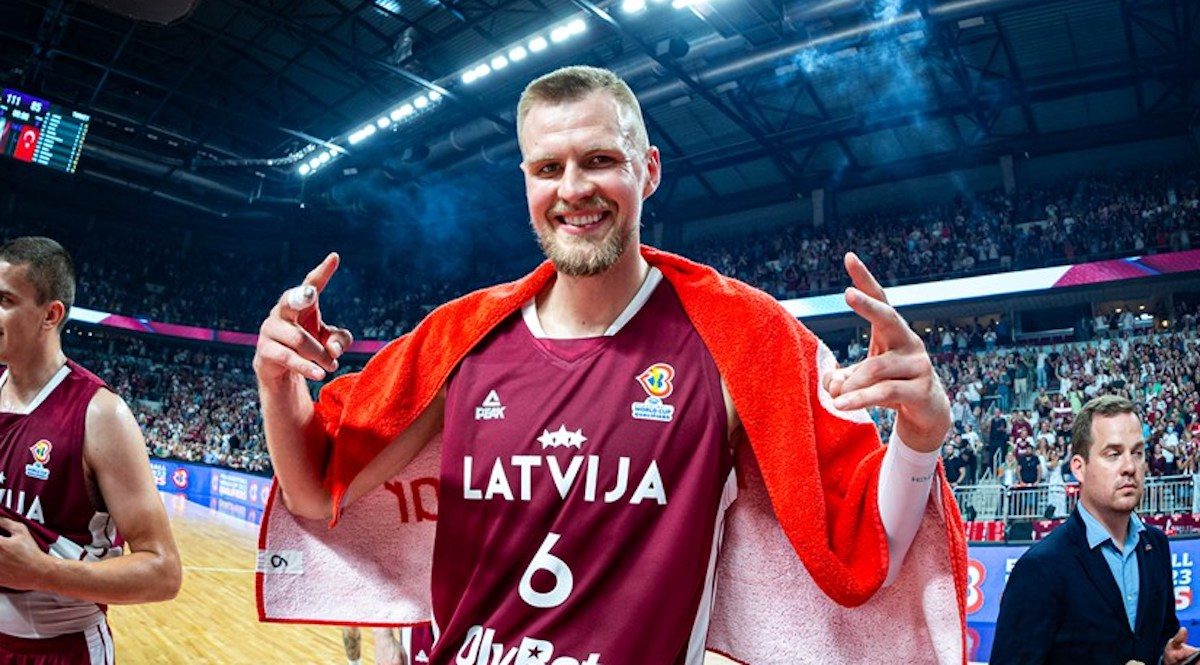Kristaps Porziņģis un Latvijas hokejistu pārbaudījumi aizejošajā nedēļā sportā