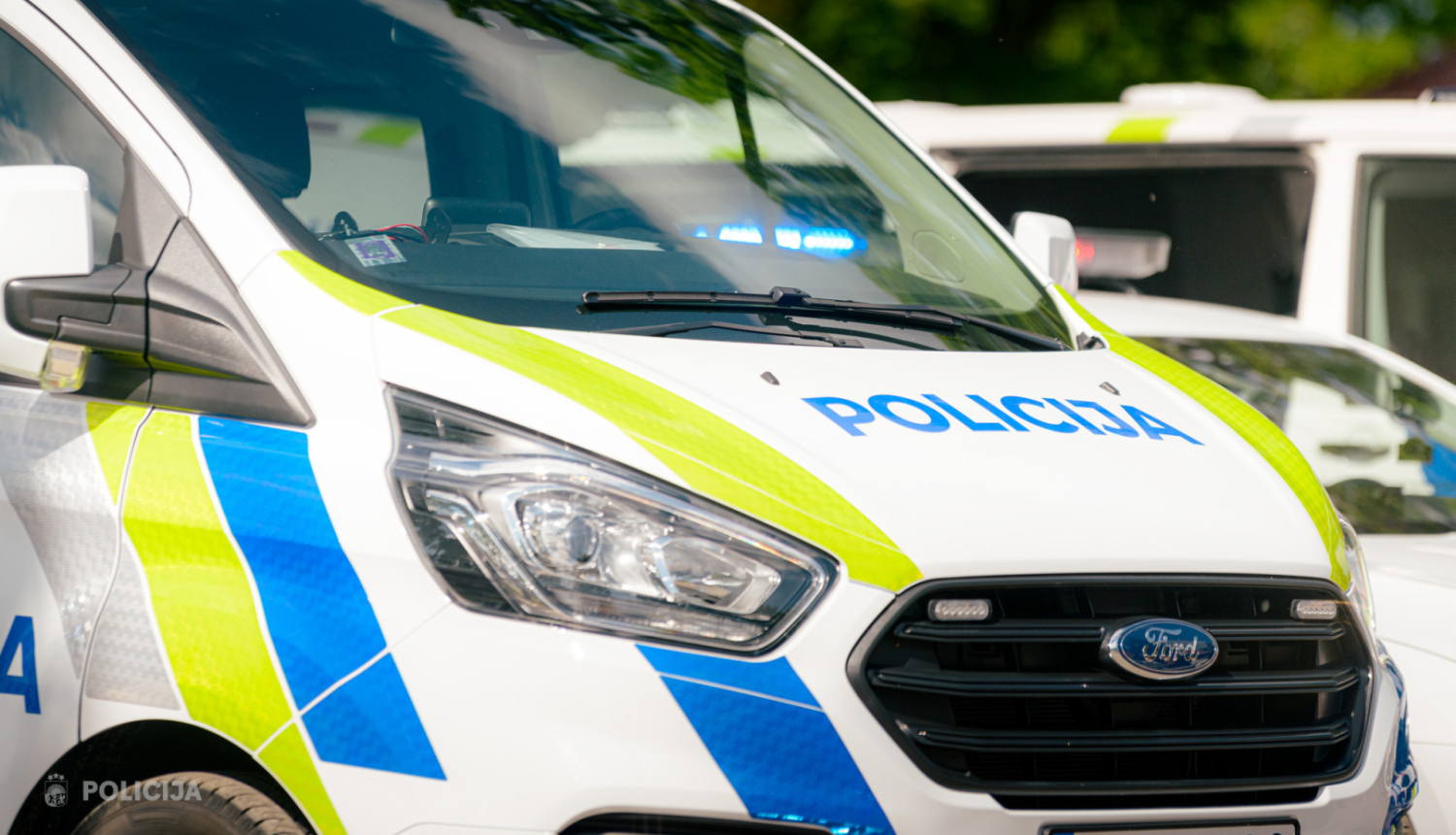 Ventspilī bebri sagrauž ielu, Daugavpilī zog pistoles: Policija iejaucas neparastās situācijās